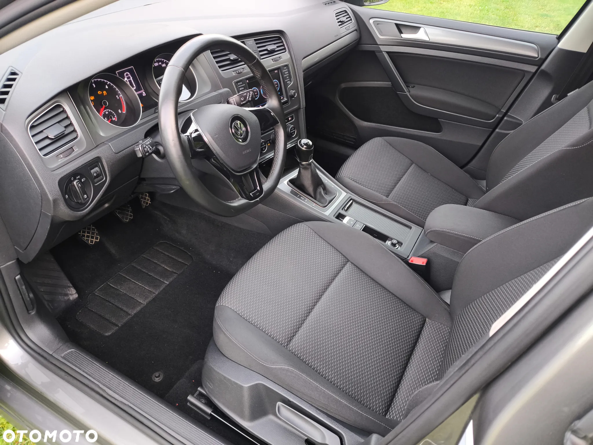 Volkswagen Golf VII 1.6 TDI BMT Trendline - 9