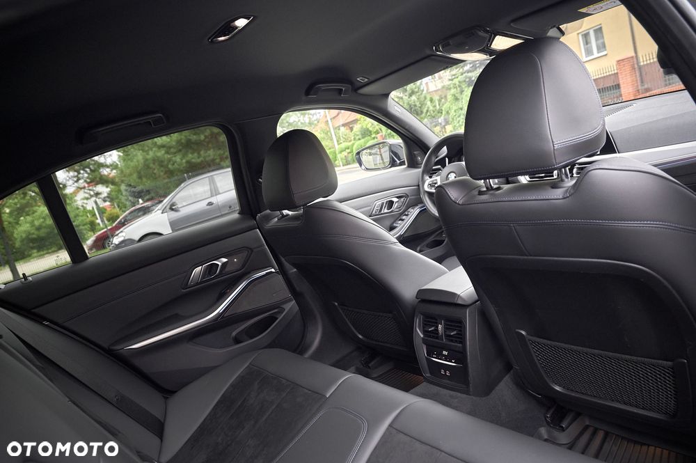 BMW Seria 3 320d xDrive Sport - 28