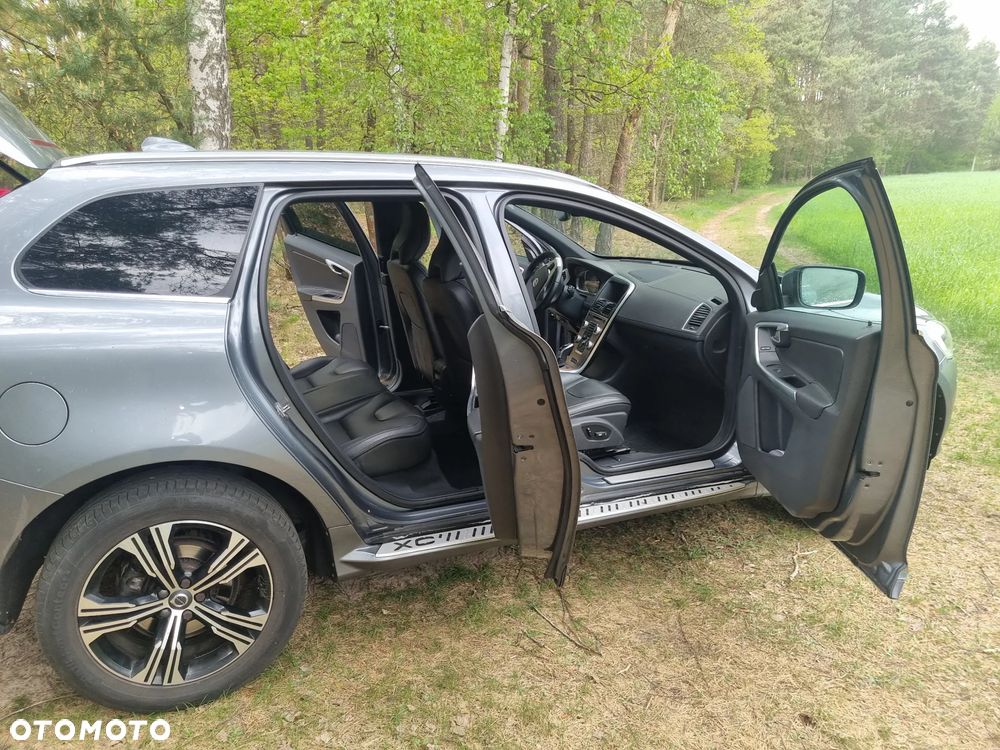 Volvo XC 60 D5 AWD Summum - 4