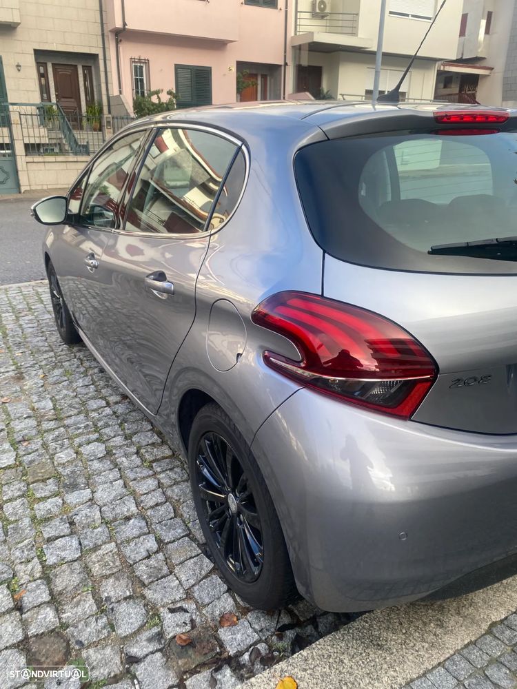 Peugeot 208 PureTech 82 Start & Stop Allure - 4