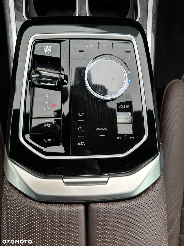 BMW Seria 7 M760e PHEV xDrive sport - 19