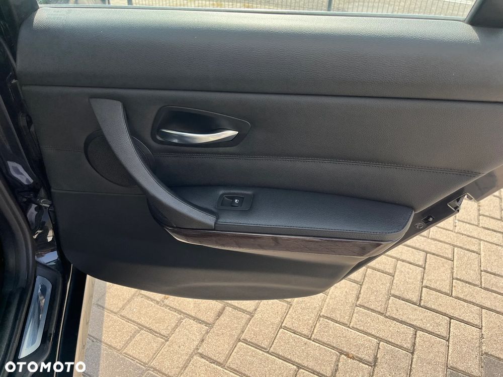 BMW Seria 3 320d xDrive DPF Touring Edition Fleet Exclusive - 20