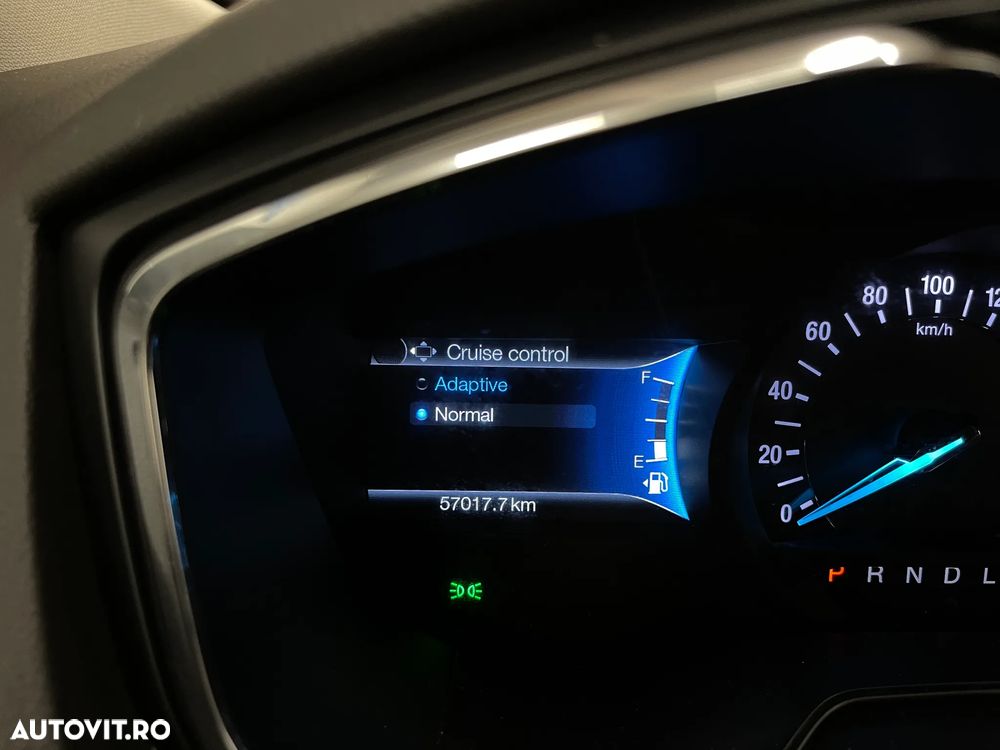 Ford Mondeo 2.0 HEV Titanium - 29