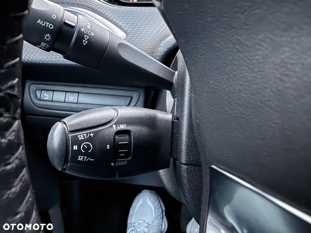 Peugeot 2008 1.2 Pure Tech Style - 31