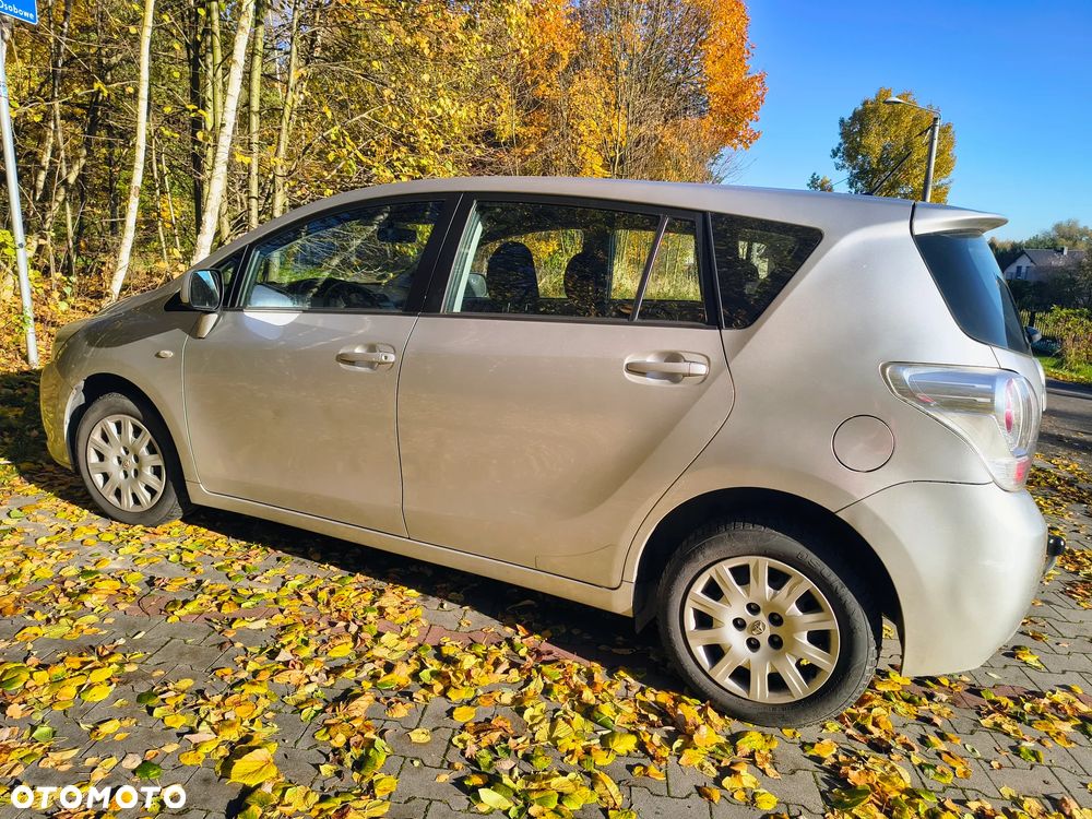 Toyota Verso 1.8 Sol 7os - 3