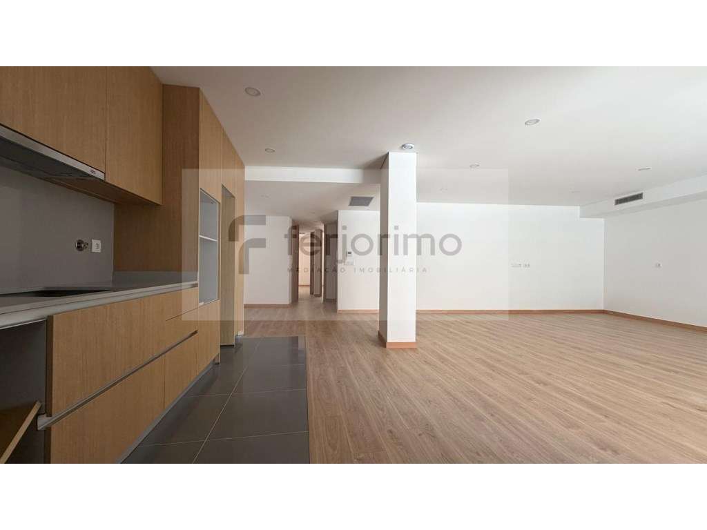 T3 NOVO CIDADE CENTRO- ARRENDAMENTO - AZURÉM - GUIMARÃES - Grande imagem: 3/15