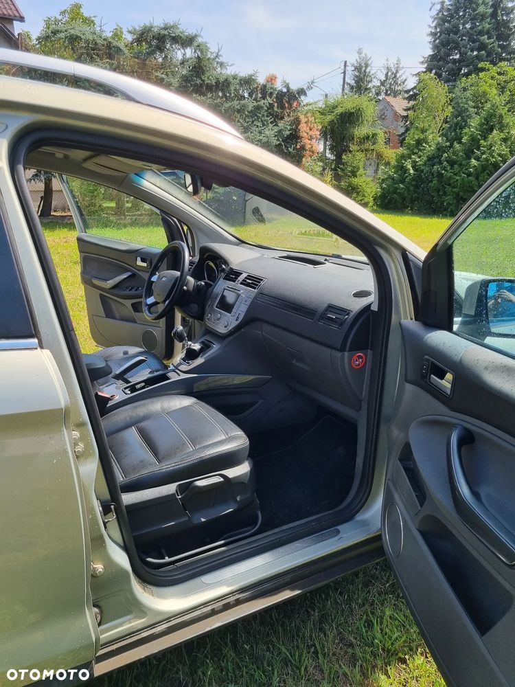 Ford Kuga - 10