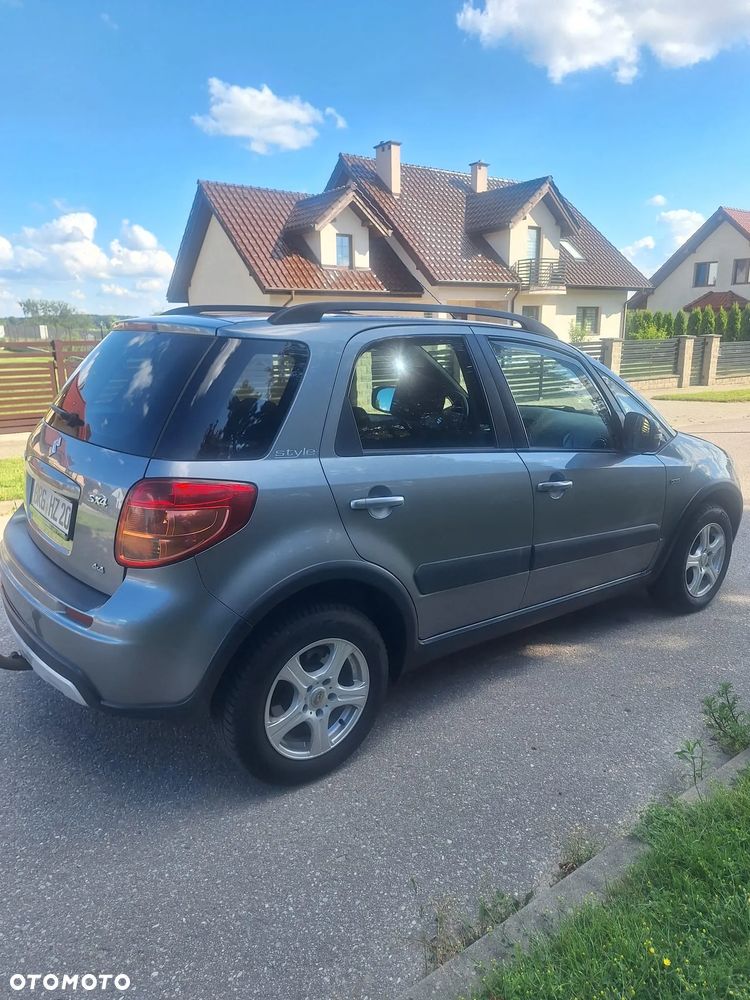 Suzuki SX4 2.0 DDiS Premium 4WD - 3