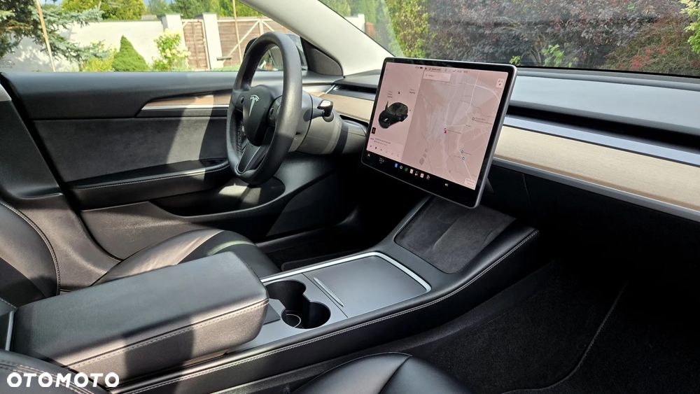 Tesla Model 3 - 13