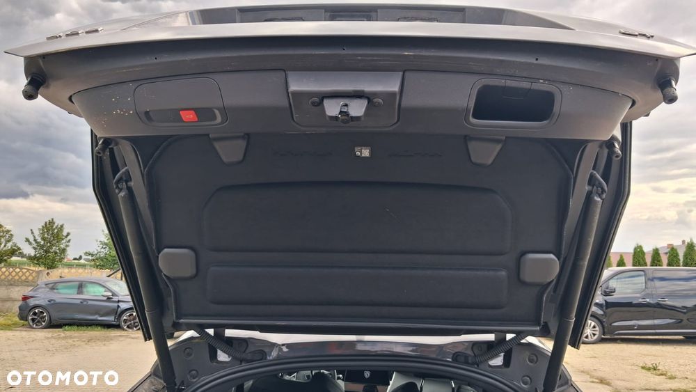 Peugeot 408 HYBRID 136 e-DSC6 GT - 16