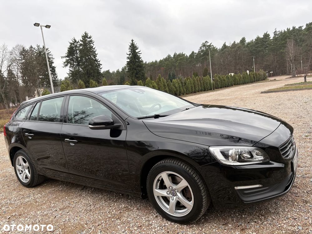 Volvo V60 T3 Drive-E Kinetic - 1