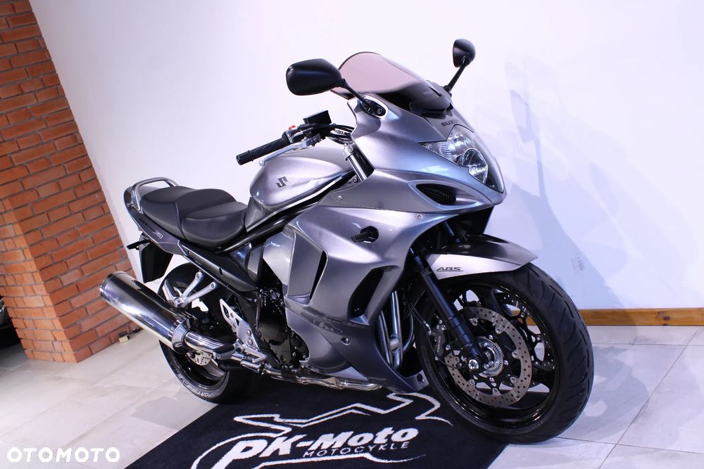 Suzuki GSX - 5