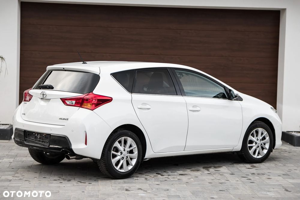 Toyota Auris 1.6 Prestige - 9