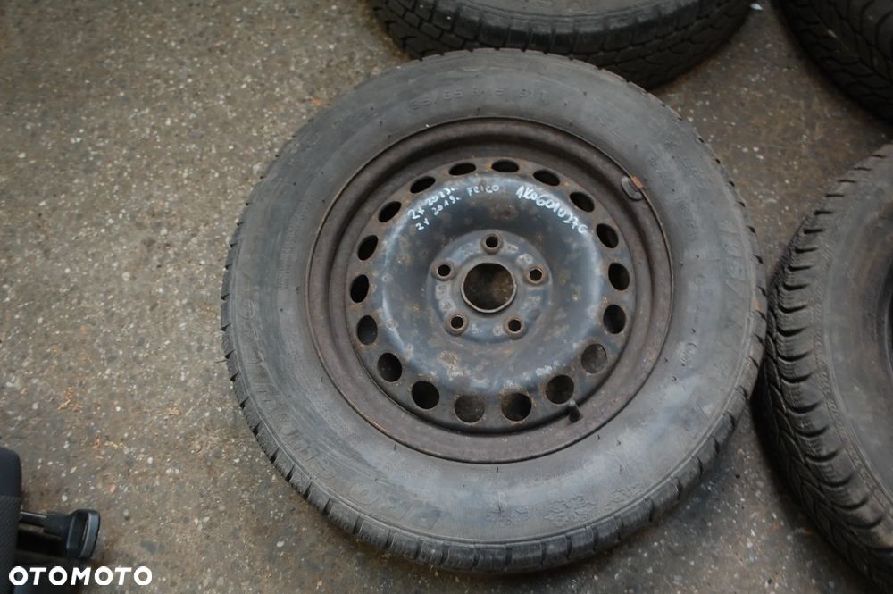 FELGI STALOWE + OPONY ZIMOWE 1K0601027C 5X112 ET47 6J VW GOLF V TOURAN 195/65R15 - 36