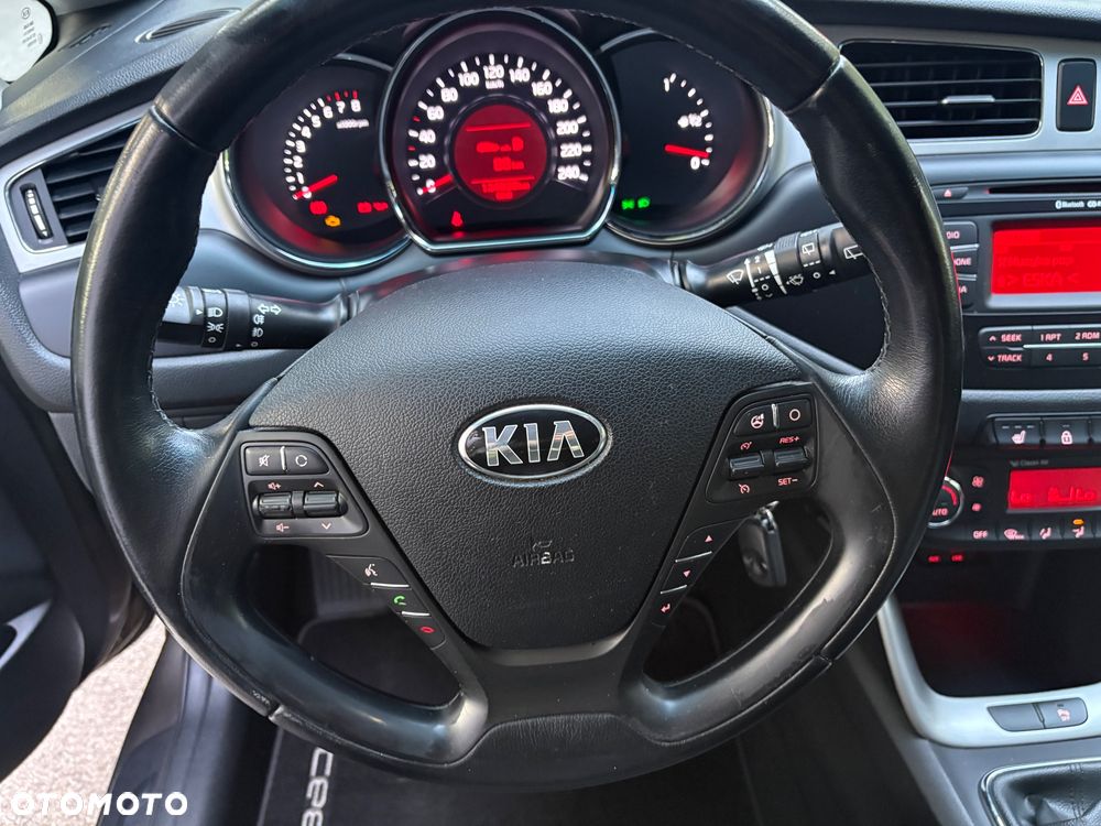 Kia Ceed 1.6 GDI L Business Line - 24