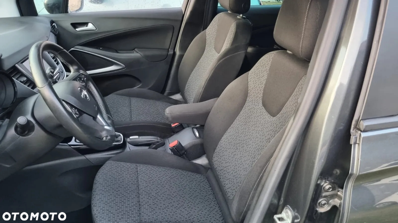 Opel Crossland X 1.2 Essentia - 9