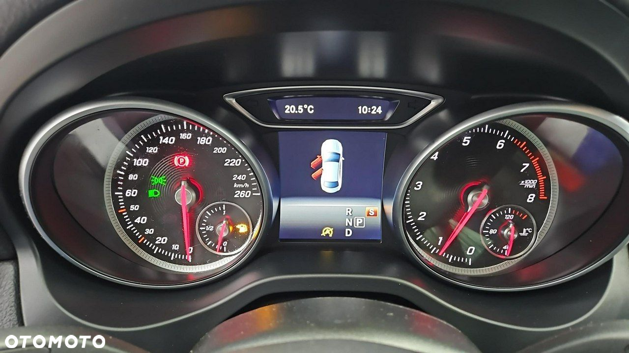 Mercedes-Benz CLA 180 7G-DCT Urban - 14