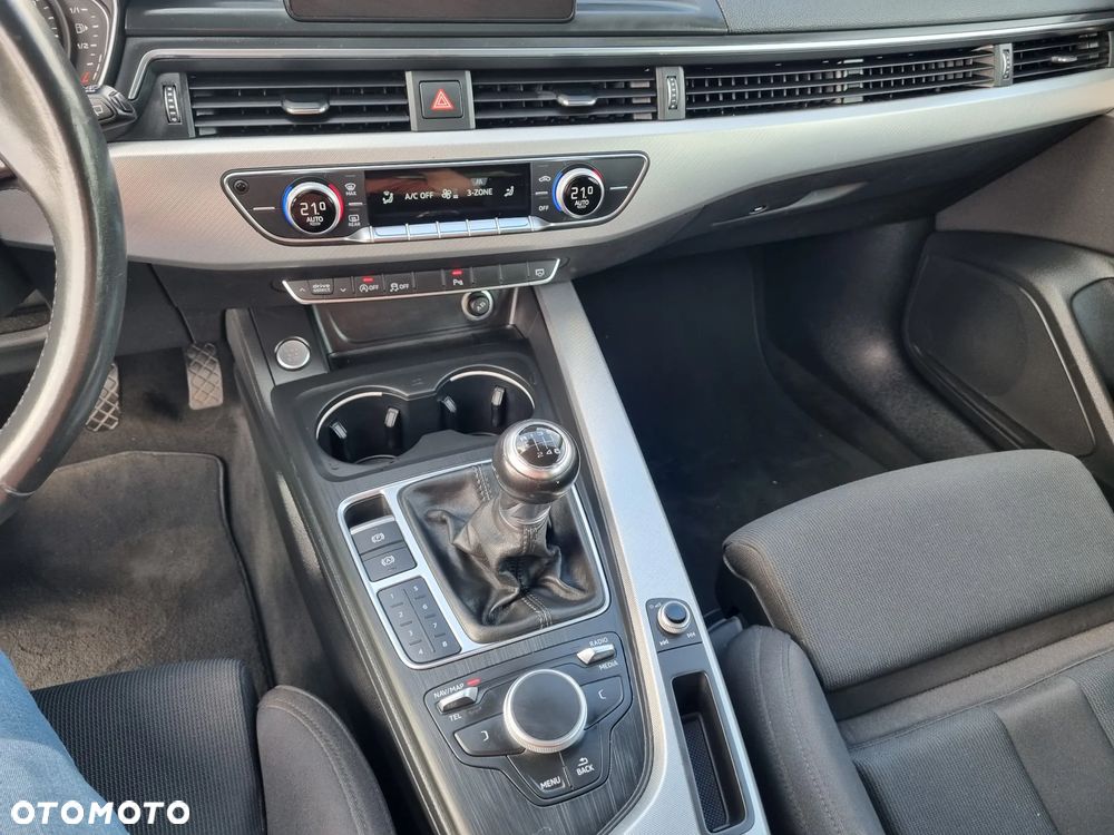 Audi A4 Avant 2.0 TDI - 28
