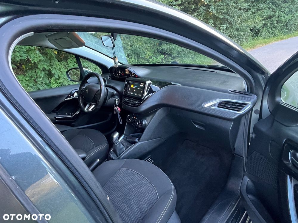 Peugeot 208 - 20