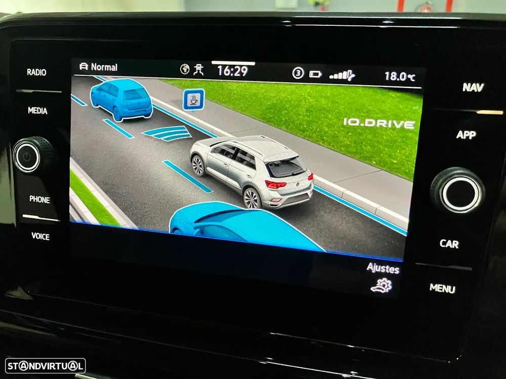 VW T-Roc 1.5 TSI R-Line DSG - 37