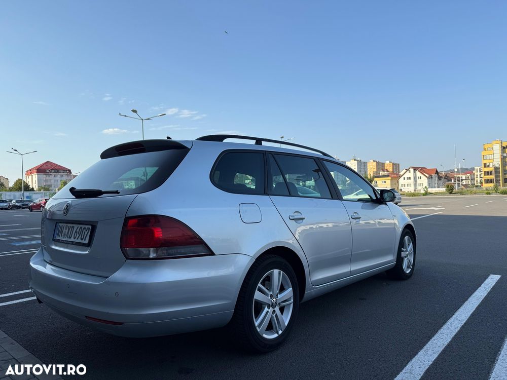 Volkswagen Golf - 6