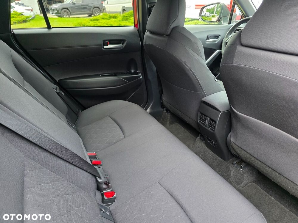 Toyota Corolla Cross - 34