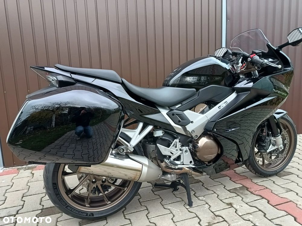 Honda VFR - 7