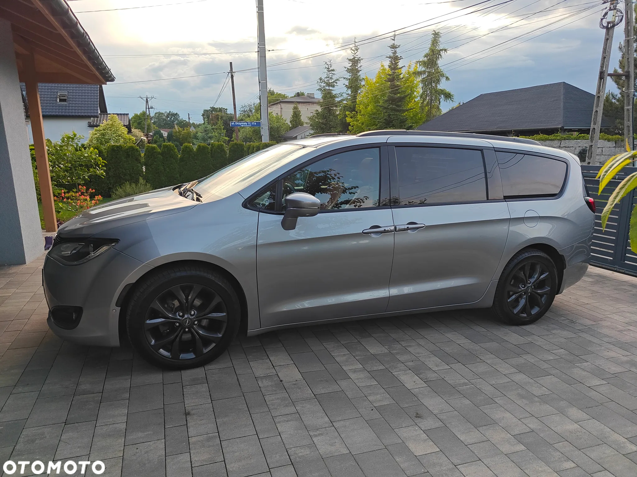Chrysler Pacifica - 9