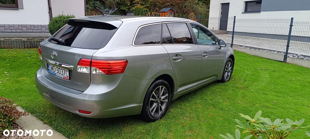 Toyota Avensis 2.0 D-4D Edition (2014) - 5