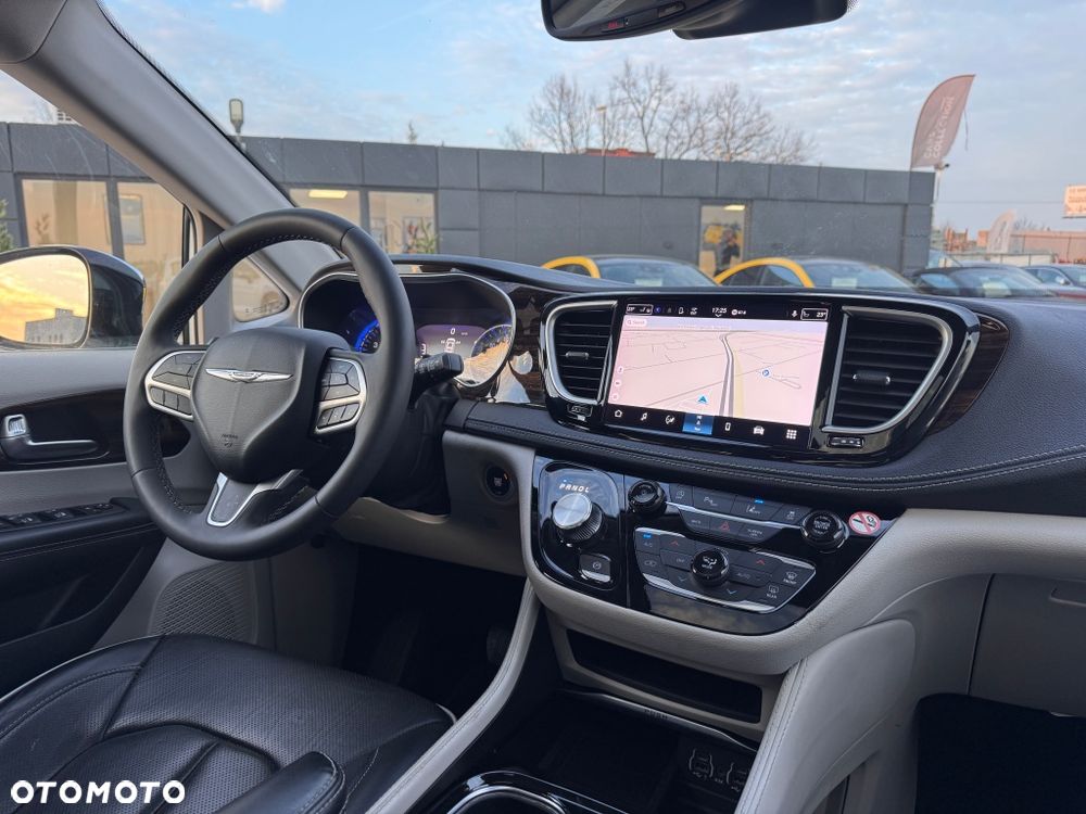 Chrysler Pacifica - 14