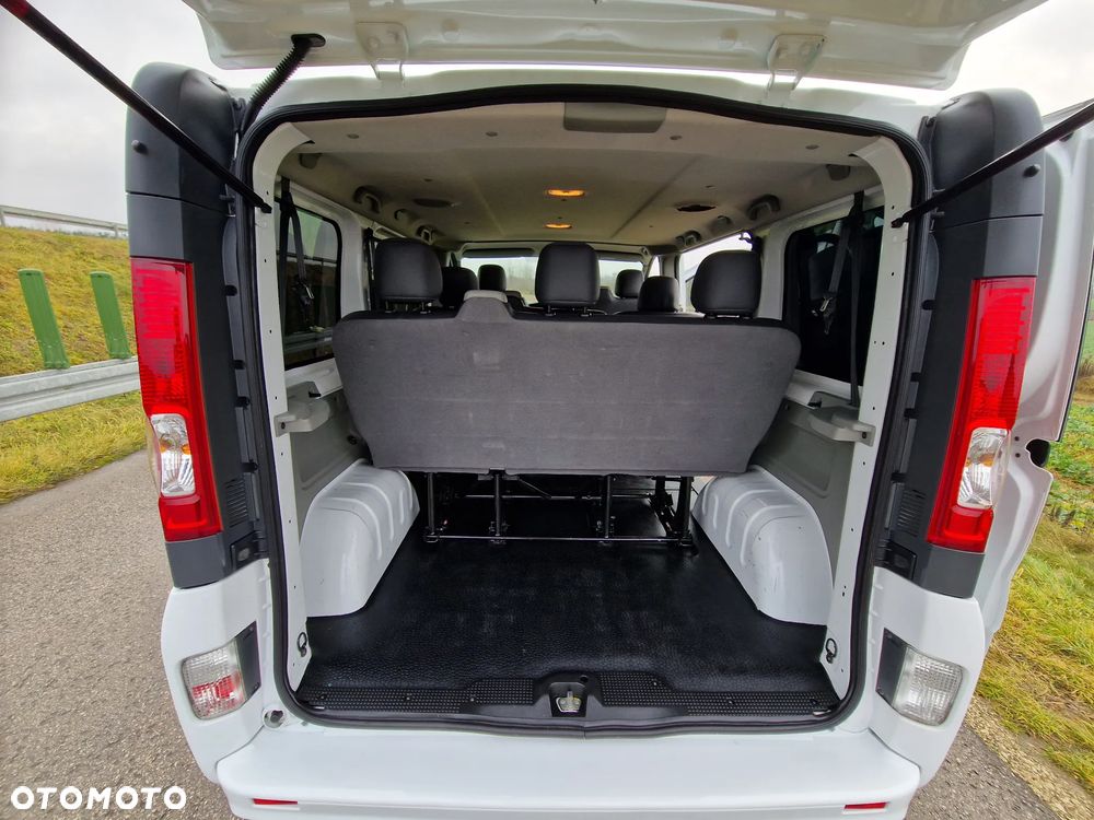 Renault Trafic Passenger Expression - 25