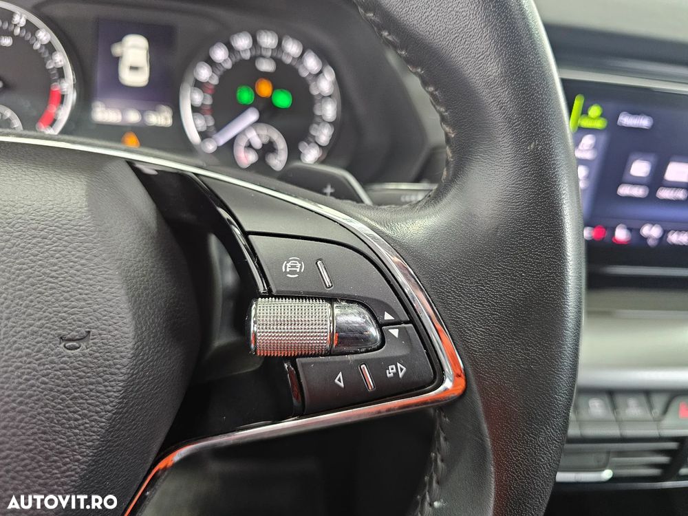 Skoda Octavia 2.0 TDI DSG Ambition - 10