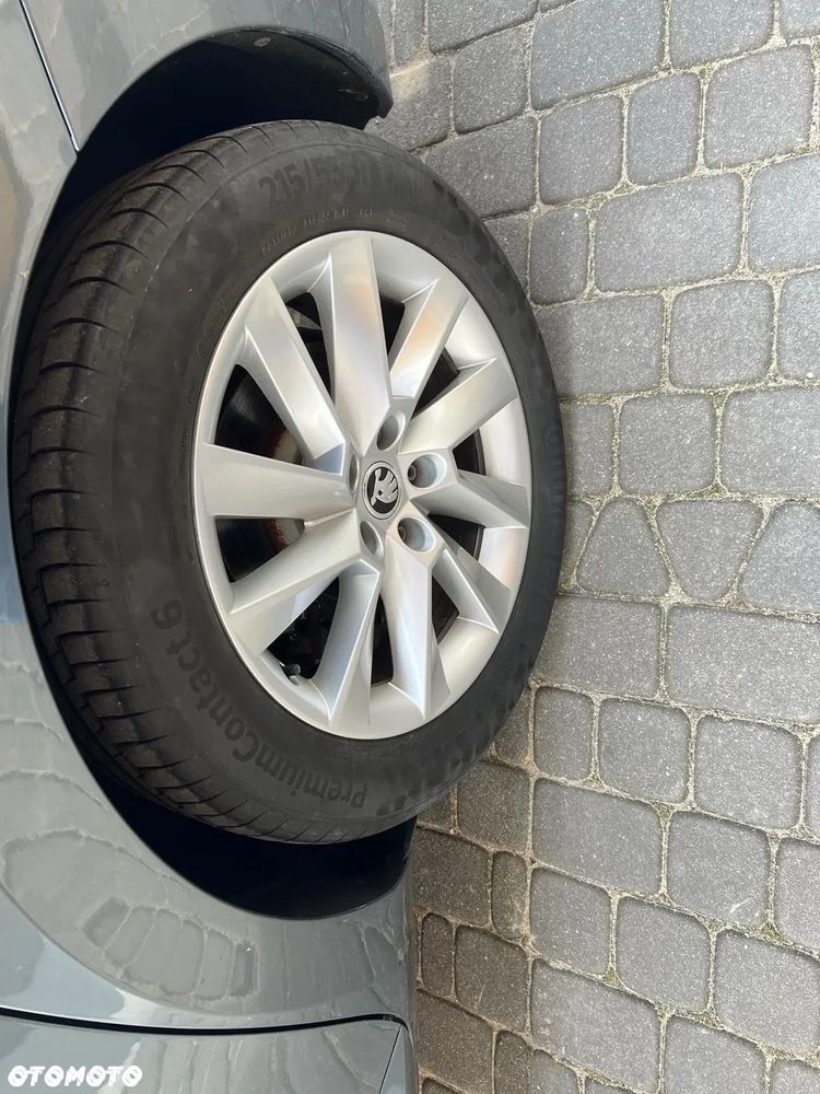 Skoda Superb 2.0 TDI DSG Premium Edition - 28