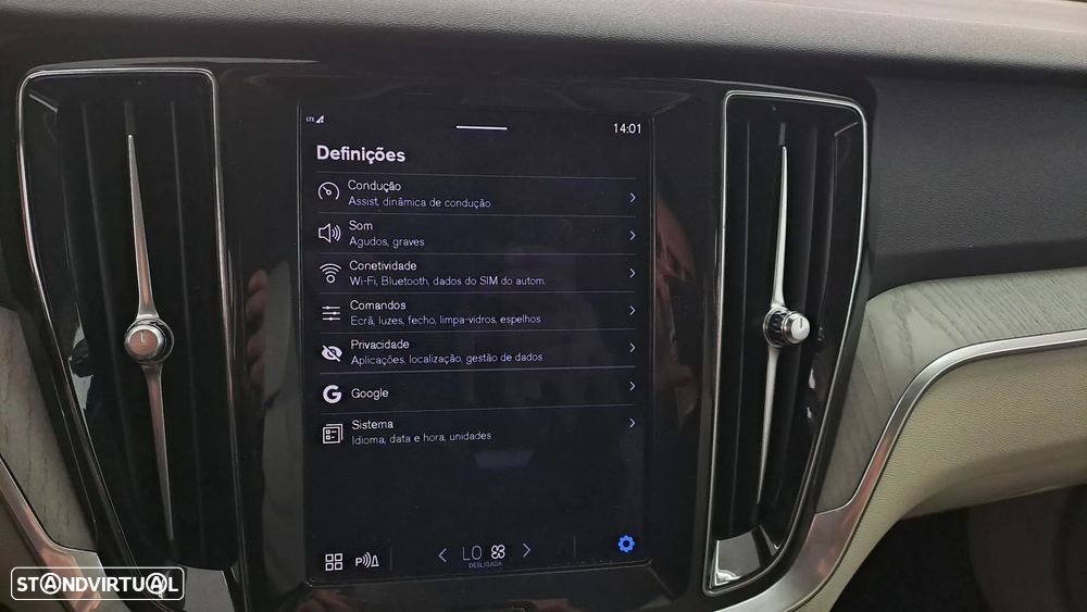 Volvo V60 2.0 B4 Momentum Plus Geartronic - 26