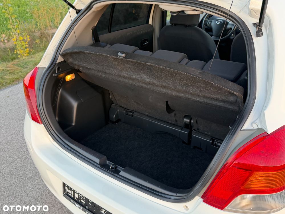 Toyota Yaris - 35