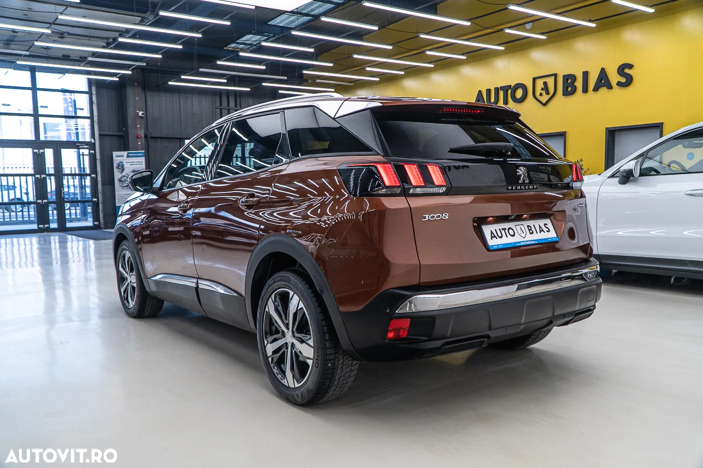 Peugeot 3008 1.2 PureTech Turbo S&S EAT6 Allure - 5