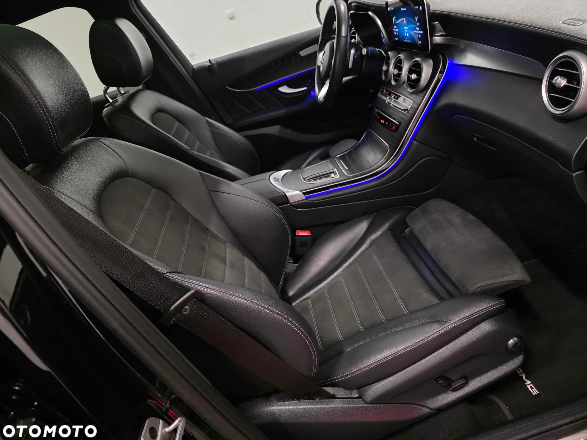 Mercedes-Benz GLC 300 d 4Matic 9G-TRONIC AMG Line Plus - 19