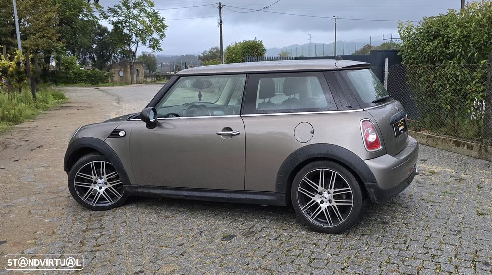 MINI 3 Portas One D - 13