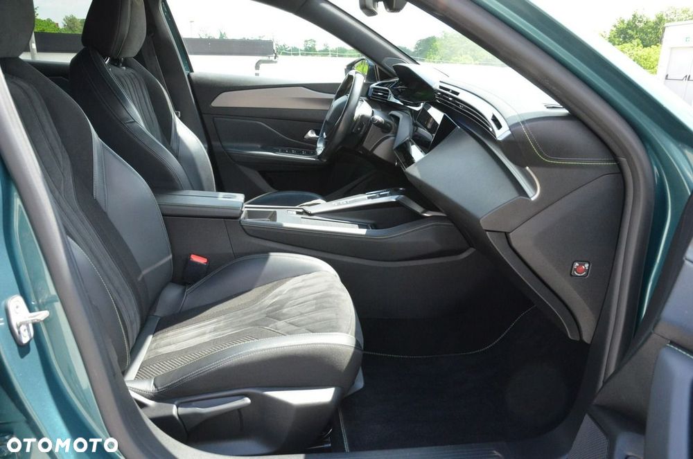 Peugeot 308 BlueHDi 130 EAT8 GT EXCLUSIVE - 25