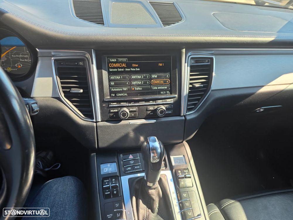 Porsche Macan Turbo PDK - 19