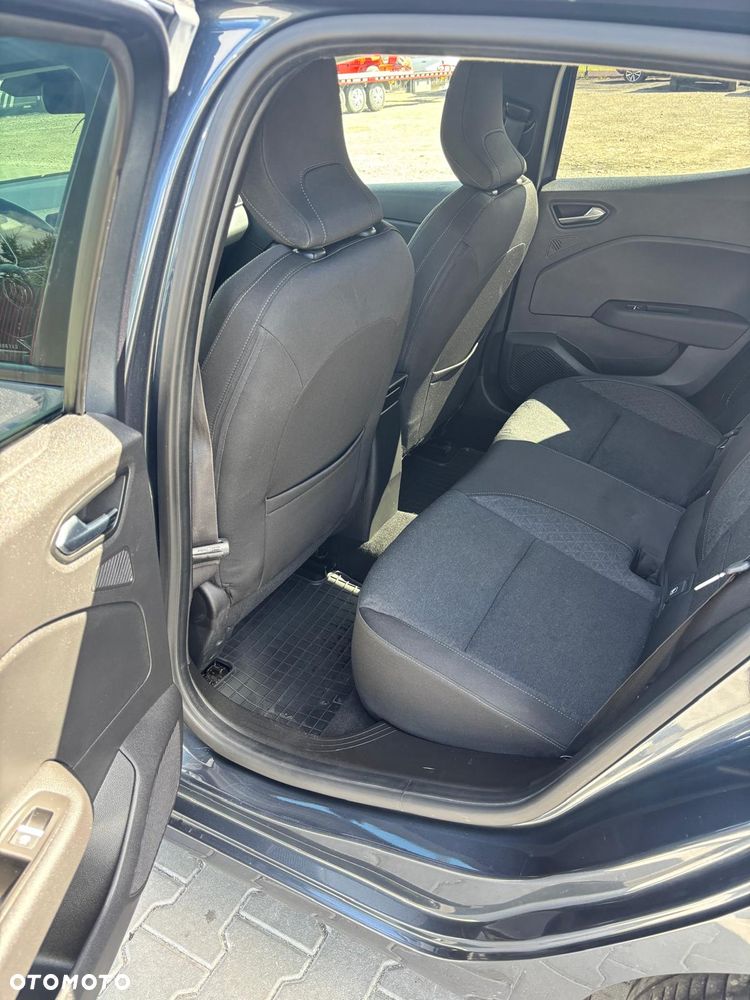 Renault Clio - 8