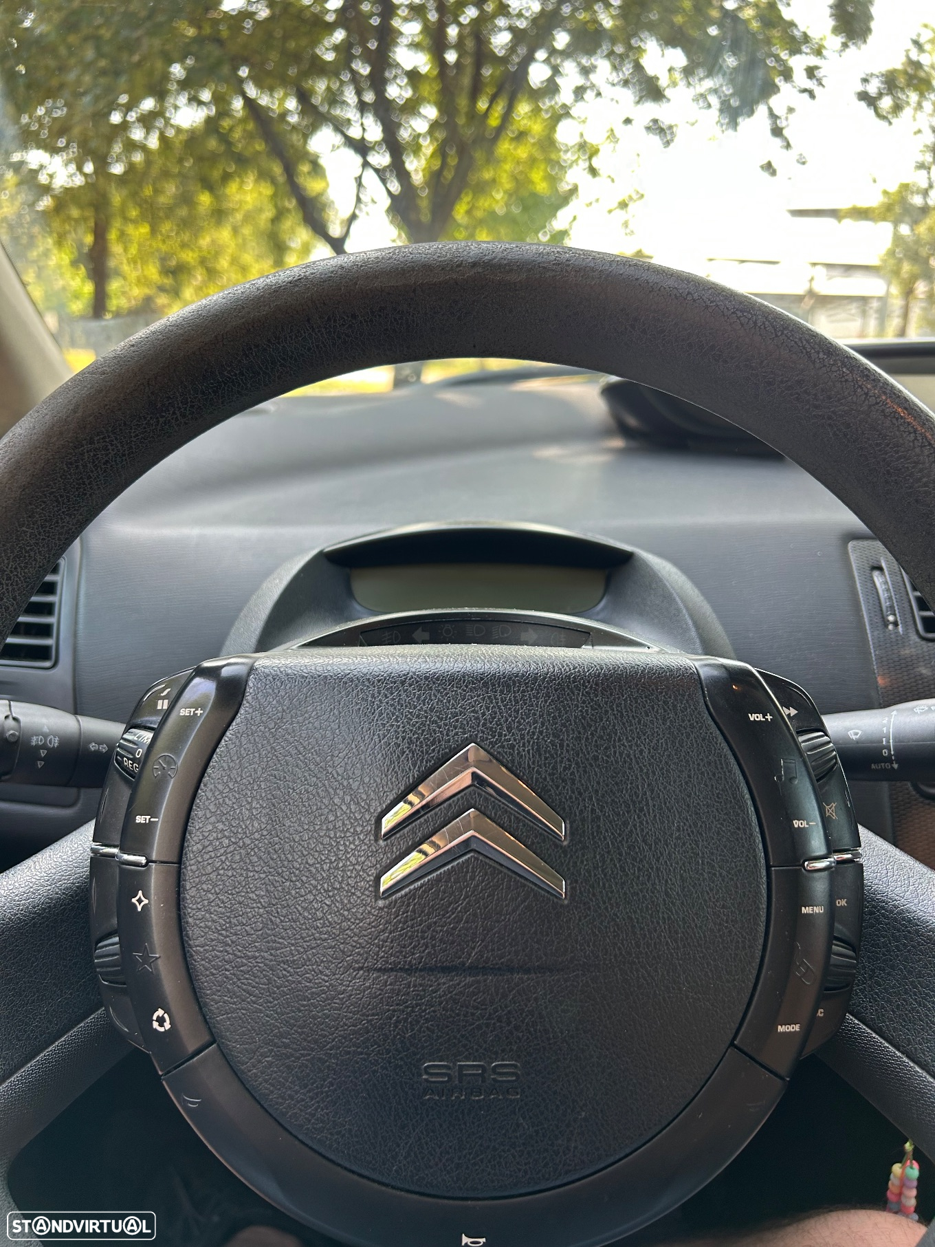 Citroën C4 1.6 HDi FAP Confort - 6