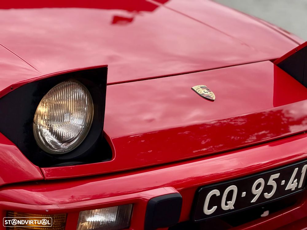 Porsche 944 - 6