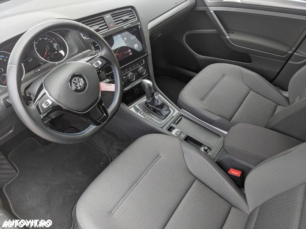 Volkswagen e-Golf - 9