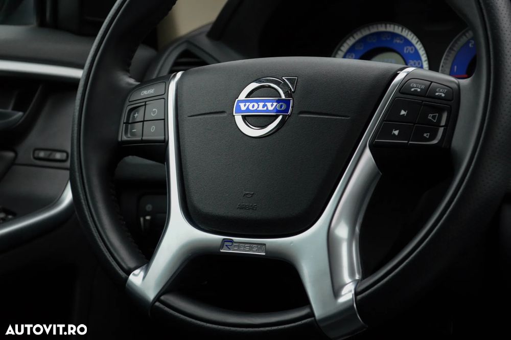 Volvo XC 60 D5 AWD Aut. RDesign - 29