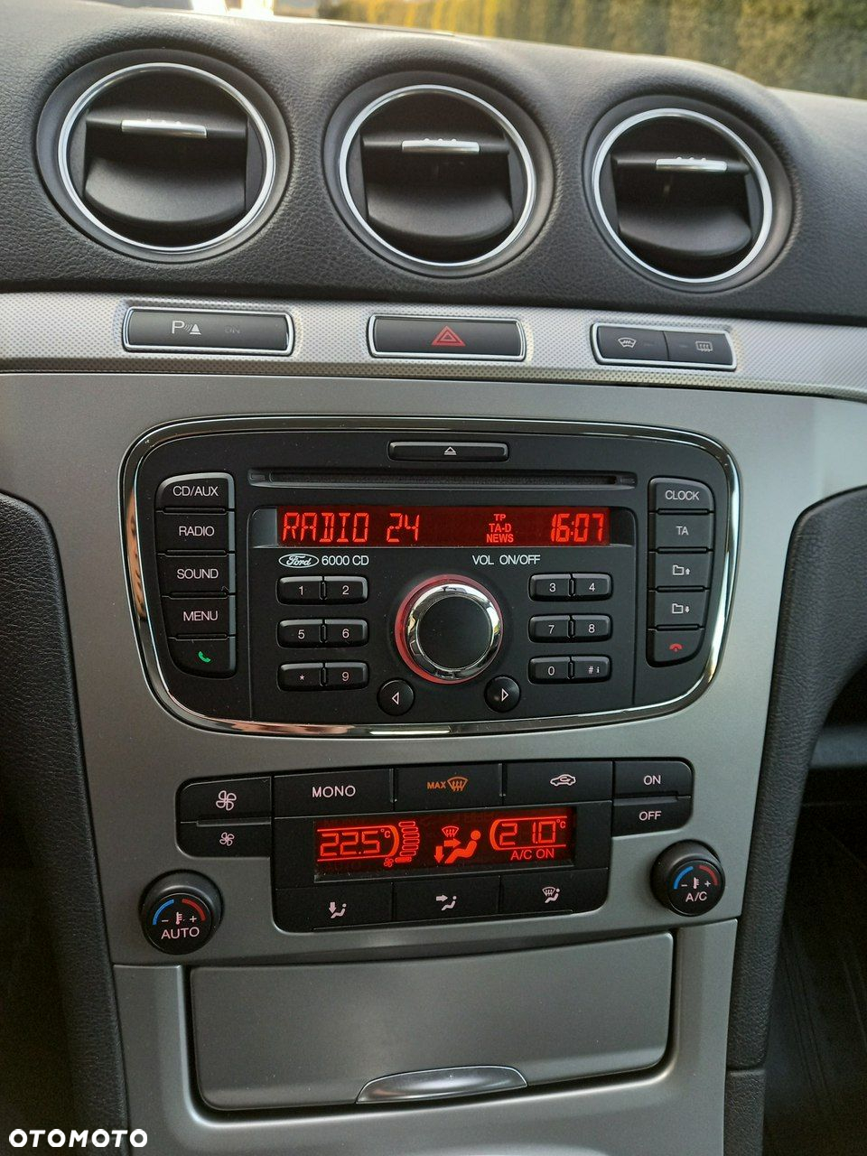 Ford S-Max - 31