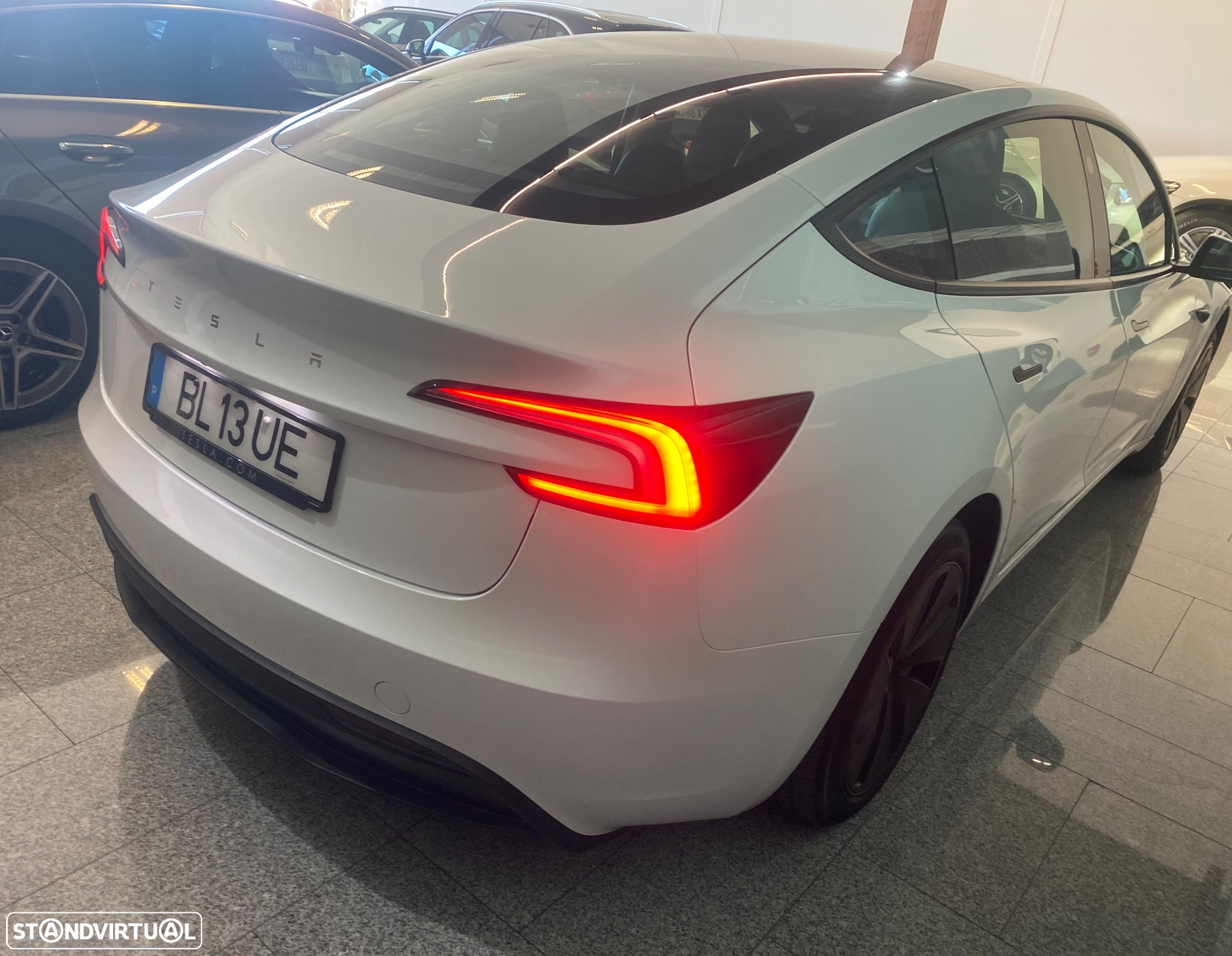 Tesla Model 3 Tração Traseira - 3