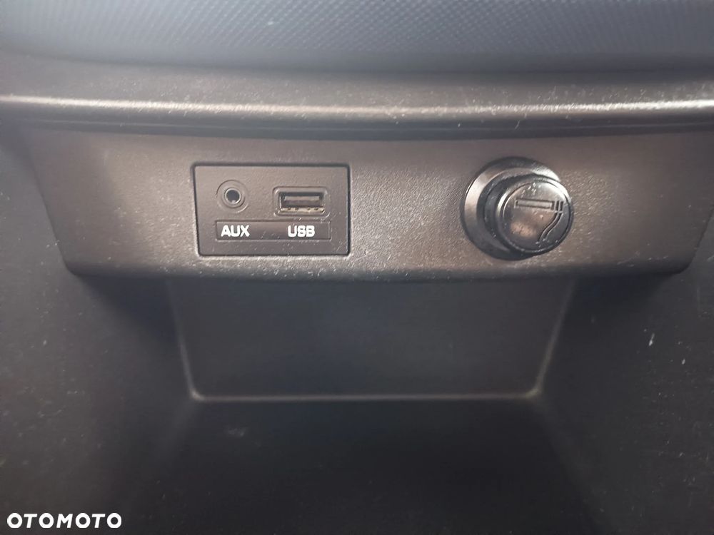 Hyundai i10 1.2 Fifa World Cup Edition - 23