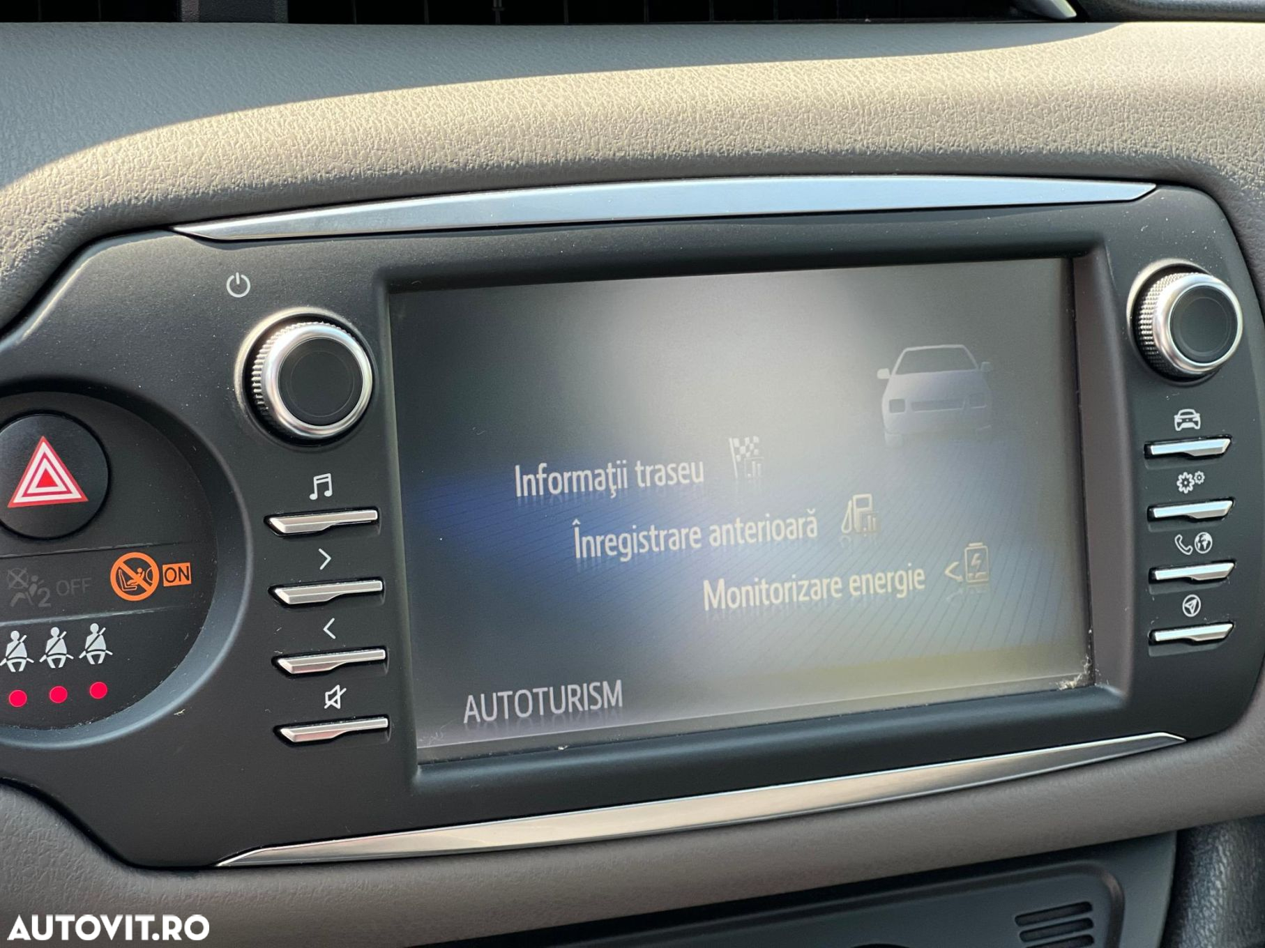 Toyota Yaris 1.5 VVT-i HSD Dynamic - 15