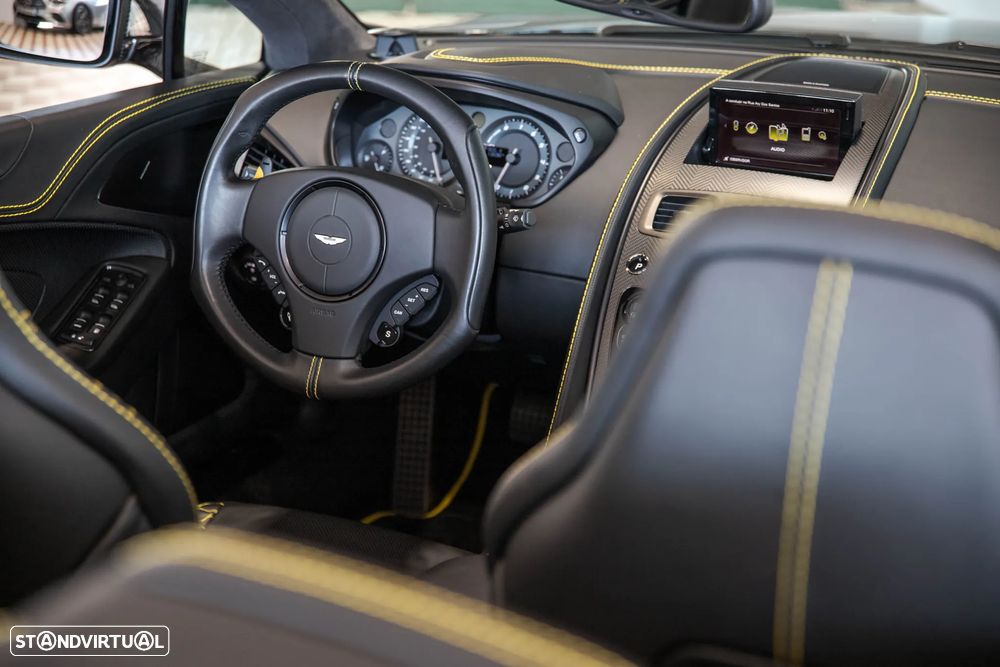 Aston Martin Vanquish Volante Touchtronic 3 Carbon Black - 27